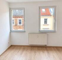 Schöne 2-Raum-Wohnung im Dachgeschoss mit Einbauküche zu vermiete - Roßwein