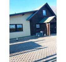 zuverkaufen zwei Wohnhäuser auf 4000 Quadratmeter Grundstück - Bernsdorf