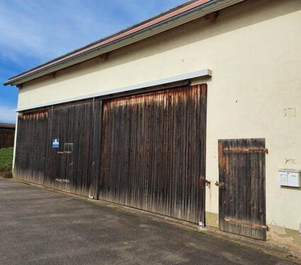 Foto - Geschlossene Garage, Halle, Lager, Abstellfläche mit Licht+Strom