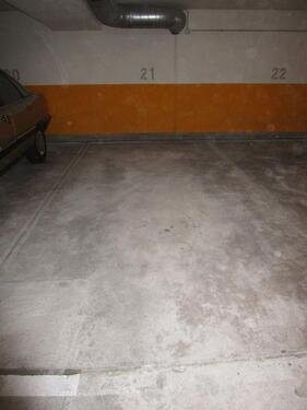 Foto - Tiefgaragenstellplatz - 70,00 EUR Miete,