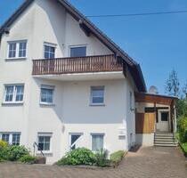 Freistehendes EFH mit Einliegerwohnung Garage Stellplatz - Urbach