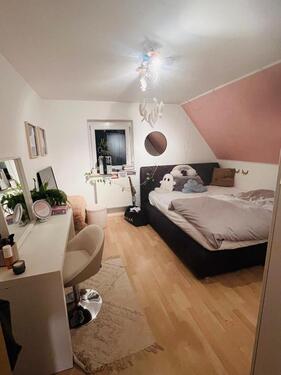 Foto - Dachgeschoßwohnung in Erdweg zur Miete