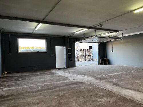 Foto - Gewerbehallte 98m² - 600,00&nbsp;EUR Kaltmiete, ca.&nbsp; 6,12&nbsp;m&sup2;