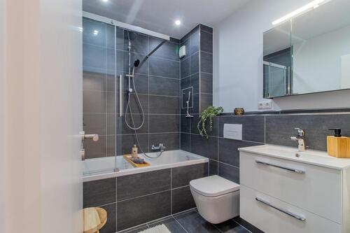 Foto - Erstbezug nach Modernisierung: Wohntraum mit Einbauküche und Wellness-Bad in Top-Lage