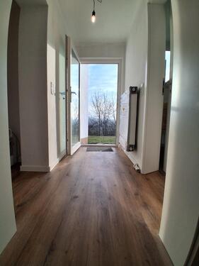 Foto - Neusanierte Souterrain Wohnung mit Terrasse und toller Aussicht