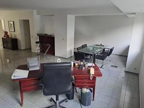 Foto - Souterrain Gewerbeeinheit mit viel Licht, 80 qm², Teeküche inkl.