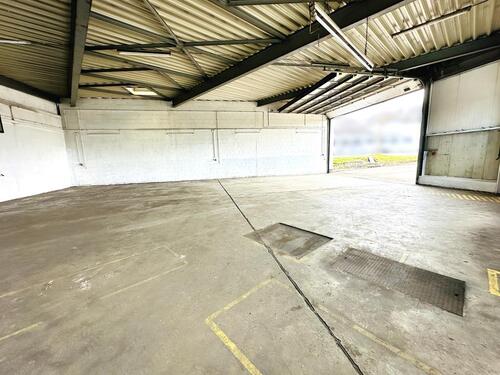 Foto - Gewerbehalle an stark frequentierter Straße – maximale Sichtbarkeit garantiert - vielseitig nutzbar!