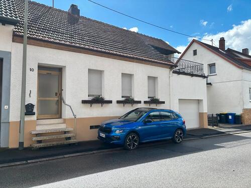 Foto - 1-2 Familienhaus mit großer Garage in NK-Münchwies