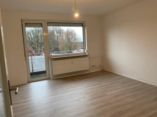 Foto - Schöne 3-Zimmer-Wohnung in Weiche, komplett renoviert