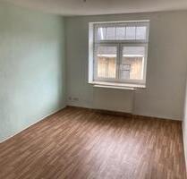 Kleine 2-Raum-Wohnung mit Einbauküche in Ellefeld – ab sofort verfügbar!