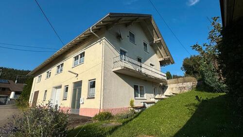 Foto - Wohnhaus mit KFZ-Werkstatt, 3 Garagen & Garten im Oberallgäu