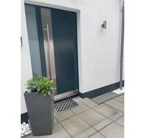 Komplett möblierte 2-Zimmer-Wohnung an Pendler zu vermieten - Solingen