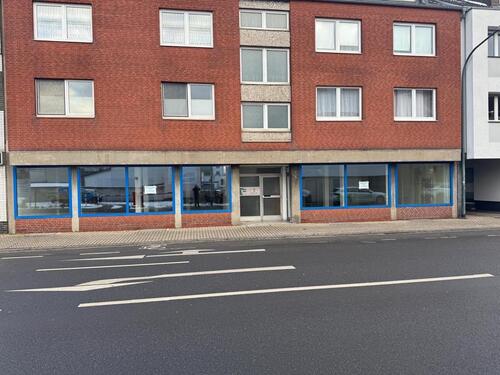 Foto - Attraktive Ladenfläche mit großer Schaufensterfront zu vermieten