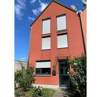 Modernes Reihenendhaus mit Garten und Garage in Alsdorf-Mitte