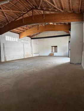 Foto - Lagerhalle zu vermieten - 950,00&nbsp;EUR Kaltmiete, ca.&nbsp; 2,00&nbsp;m&sup2;