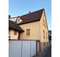 Einfamilienhaus - 195.000,00&nbsp;EUR Kaufpreis, ca.&nbsp; 130,00&nbsp;m&sup2; in Karlstadt (PLZ: 97753)