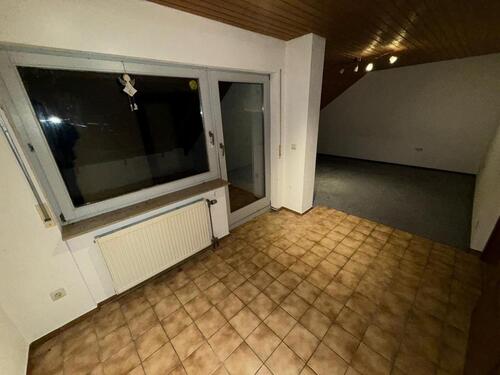 Foto - 3-Zi-DG-Wohnung mit neu ausgebautem Spitzboden & Balkon
