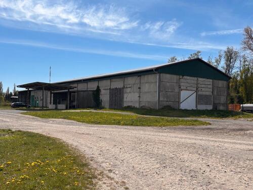 Foto - Stellplätze in abgeschlossener Halle Ortsteil von PK 10€m² zzgl. Strom + MwSt.