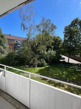 Foto - Zentral gelegene & helle 3-Zimmer-Wohnung mit Balkon, Küche etc.