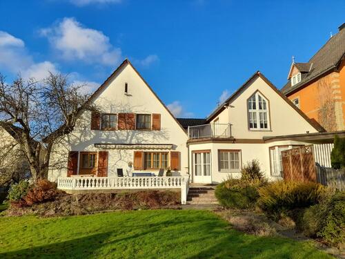 Foto - Großes Wohnhaus in Eschenburg-Eibelshausen