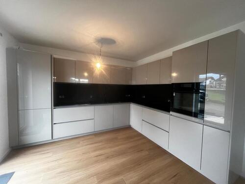 Foto - Kernsanierte 3-Zimmer- Wohnung mit EBK und Fußbodenheizung