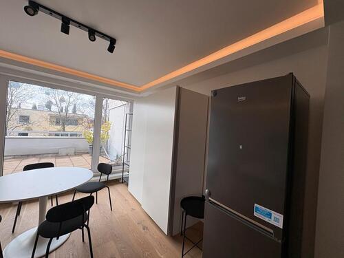 Foto - Voll ausgestattetes, neu saniertes 1Zi Apartment mit Dachterrasse