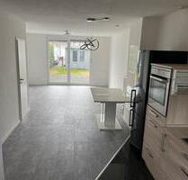 Provisionsfrei! Reihenmittelhaus in Hanau-ink.Garage + Stellplatz