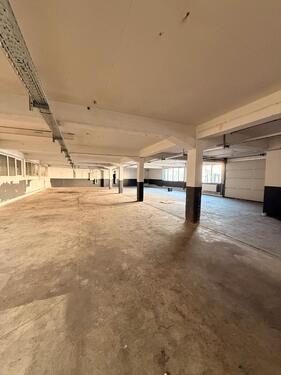 Foto - Große Gewerbehalle 750 m² mit Ausbaupotenzial – Laderampe, Stellplätze & mehr