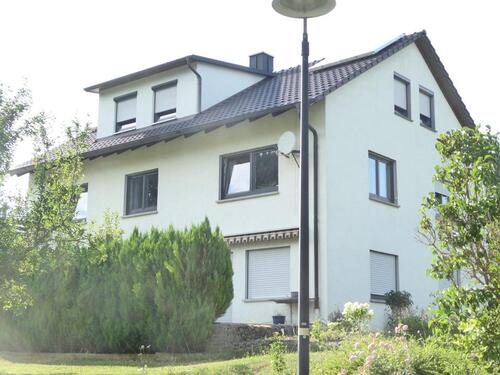 Foto - 4-Zimmerwohnung, Küche, Bad im OG, Balkon + Terrasse