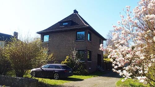 Foto - Modernisiertes Einfamilienhaus mit 4 Zimmern & großem Grundstück