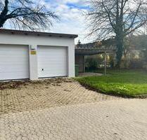 Doppelgarage abschließbar mit Sektionaltoren in 91805 Polsingen