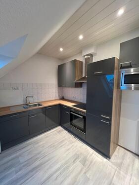 Foto - Stade Zentral,2 Zi 60 m2 DG Wohnung, ideal für HH Pendler, 680 €