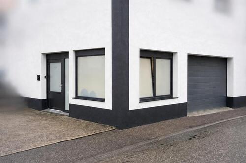 Foto - Lagerhalle,Lagerraum mit Rolltor!!