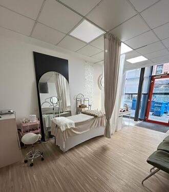 Foto - Top Lage Aalen: Praxisraum für Beauty-Bereich zu vermieten