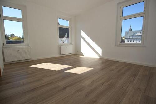 Foto - RENOVIERT! **Große 3-Zimmer-Wohnung mit saniertem Badezimmer zu vermieten**