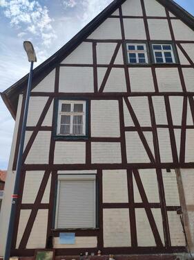 Foto - Doppelhaushälfte teils Fachwerk, Stallungen und große Scheune