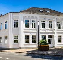 Direkt am Schlossplatz – Wohn- & Geschäftshaus mit Potenzial - Varel