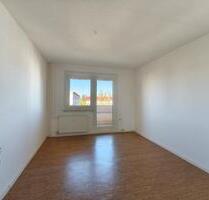 SINGLEWOHNUNG in RUHIGER LAGE - 270,00&nbsp;EUR Kaltmiete, ca.&nbsp; 49,00&nbsp;m&sup2; in Bad Lausick (PLZ: 04651)