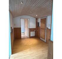 Gemütliche 2-Zimmer-Wohnung mit EBK in Bad Urach - Waldenbuch