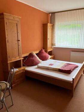 Foto - 50 Zimmer Mehrfamilienhaus, Wohnhaus in Monzelfeld