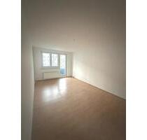 Helle 2-RW mit sonnigem Balkon - ideal für Singles oder Pärchen - Tageslichtbad - separate Küche - Magdeburg Leipziger Straße