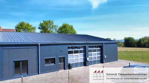 Foto - zwei separate Hallen - eine mit Büro