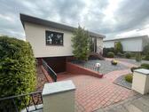Foto - Bungalow mit Vollkeller, Tiefgarage und traumhaftem Garten