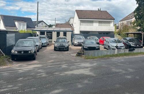 Foto - Zu Vermieten ist ein Gewerbeobjekt mit Stellplätzen in BI-Senne