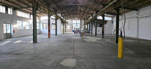 Foto - Vielseitige Gewerbeimmobilie mit großzügiger Hallenfläche und Bürotrakt zu vermieten