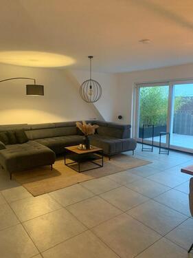Foto - Großzügige 4-Zimmer-Wohnung mit großem Balkon & moderner Ausstatt