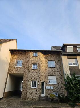 Foto - 3-Zimmer Wohnung im ruhigen Drei-Familienhaus*Einbauküche+Carport