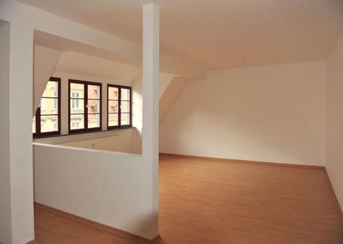 Foto - Gemütliche City-Dachgeschosswohnung direkt am Hauptmarkt mit EBK und Aufzug!