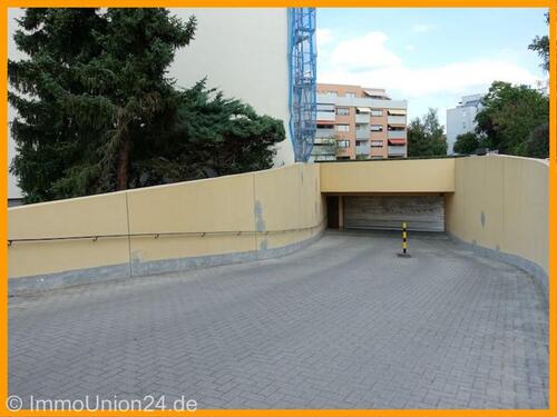 Foto - 7 0,- für neuwertigen TIEFGARAGEN Stellplatz ab 01.04.2026 in Fürth, Alte Reutstr. 136