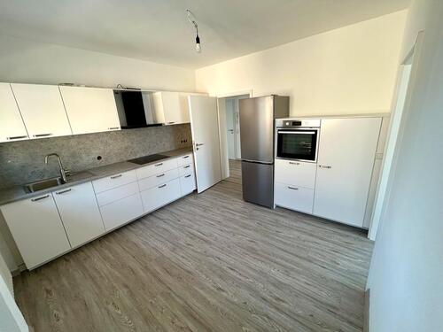 Foto - Moderne 4-Zimmer Wohnung mit Bad und Küche NEU